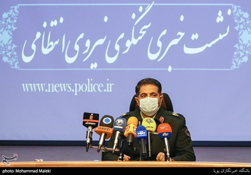 پلیس: کشف حجاب جرم است و برخورد می‌کنیم