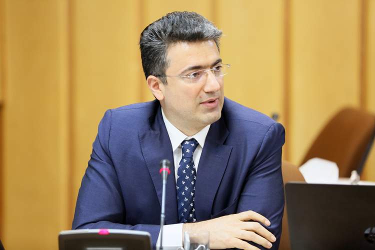 نهادها بايد ماليات بدهند؛ نه اين كه بودجه بگيرند نهادها بايد ماليات بدهند؛ نه اين كه بودجه بگيرند