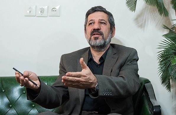 احمدی‌نژاد آمده فضا را غبارآلود کند