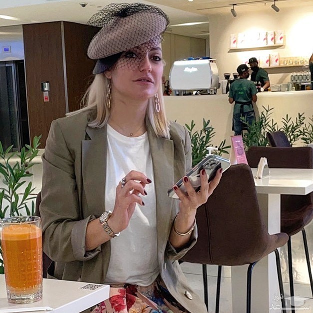 لباس شیک مهناز افشار در کافه /عکس لباس شیک مهناز افشار در کافه /عکس