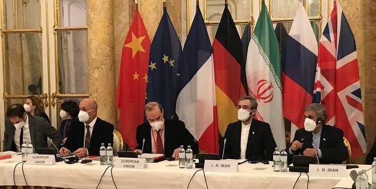روزنامه جمهوری اسلامی: موافقان خروج از برجام یا نمی‌دانند این کار موجب فعال شدنِ خودکار تمام قطعنامه‌های قبلی می‌شود و یا می‌دانند و برایشان مهم نیست که ملت در معرض چه تهدید بزرگی قرار می‌گیرد