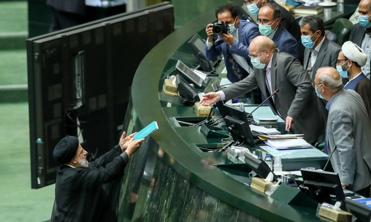 اولین رویارویی جدی دولت و مجلس اولین رویارویی جدی دولت و مجلس