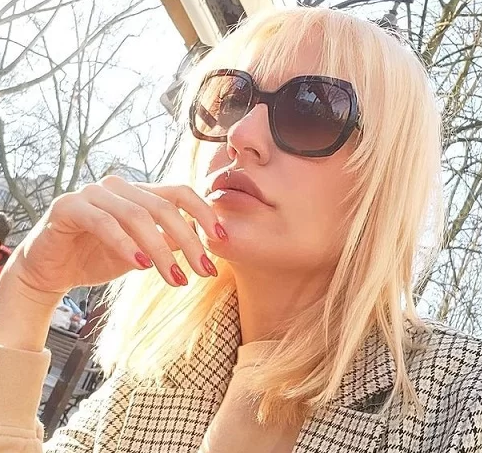 مهناز افشار با انتشار این عکس قید برگشت به ایران را زد مهناز افشار با انتشار این عکس قید برگشت به ایران را زد