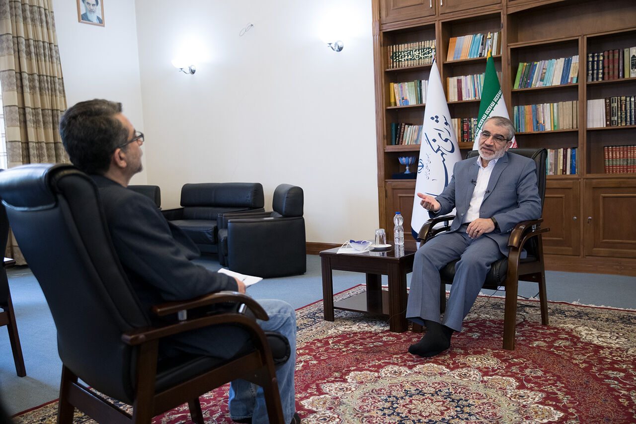 کدخدایی: وقتی رئیس جمهور آمریکا قضات دیوان عالی را انتخاب می‌کند، الزاما آن‌ها با نگاه رئیس جمهور حرکت نمی‌کنند؛