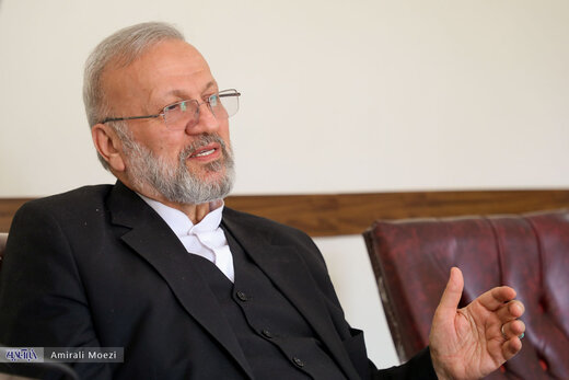 پاسخ عجیب منوچهر متکی پس از شنیدن نام احمدی نژاد