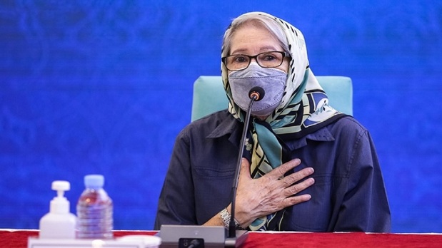 مینو محرز: آهنربایی بودن واکسن‌های کرونا یک جوک مرگبار است