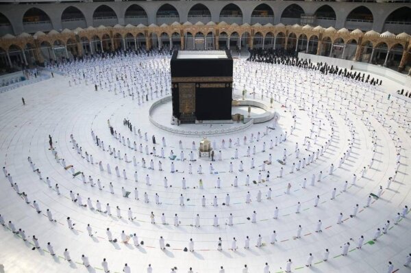 آغاز مراسم محدود حج با حضور ۶۰ هزار نفر از ساکنان عربستان