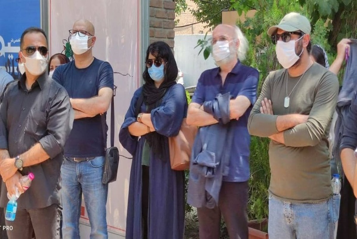 تجمع سینماگران برای حمایت از مردم جنوب در بحران بی آبی + تصاویر تجمع سینماگران برای حمایت از مردم جنوب در بحران بی آبی + تصاویر