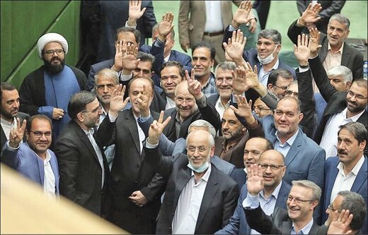 25 نماینده مجلس، روز تحلیف کجا بودند؟/ نماینده خلخال:برخی نمایندگان را در یکسال گذشته 4بار هم ندیده ایم