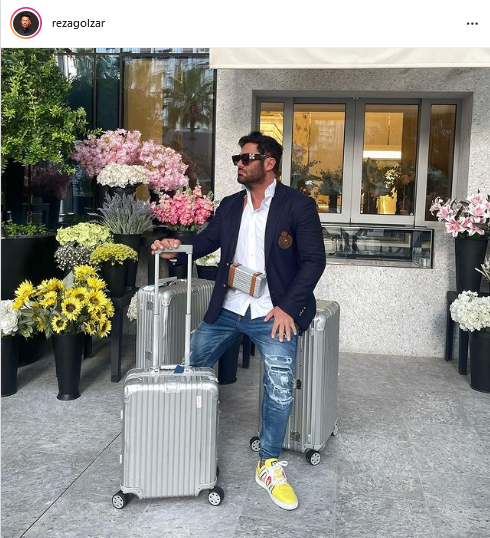 تیپ عجیب وخنده دار محمدرضا گلزار با شلوار پاره /عکس تیپ عجیب وخنده دار محمدرضا گلزار با شلوار پاره /عکس