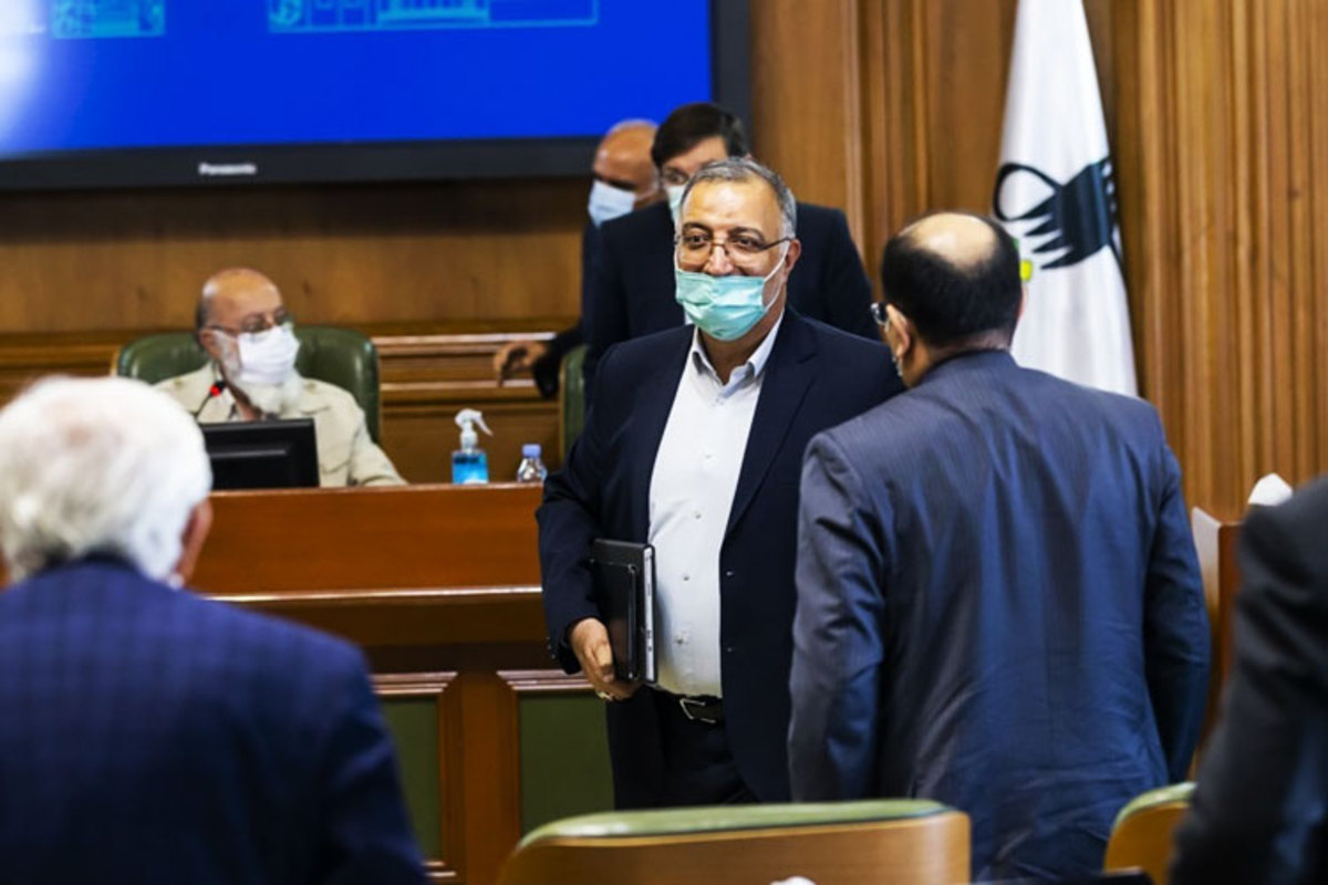 کوه یخ اختلاف میان زاکانی و شورای شهر
