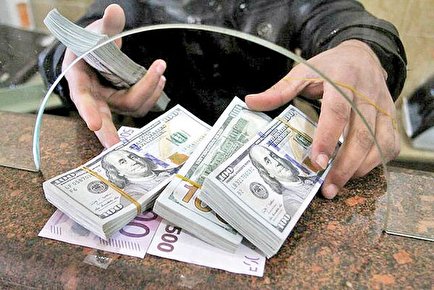 اما و اگرهای حذف دلا‌ر ۴۲۰۰ در اقتصاد شکننده کشور