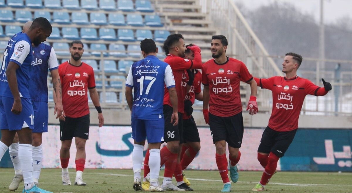 چراغ سبز ستاره تراکتور به استقلال چراغ سبز ستاره تراکتور به استقلال