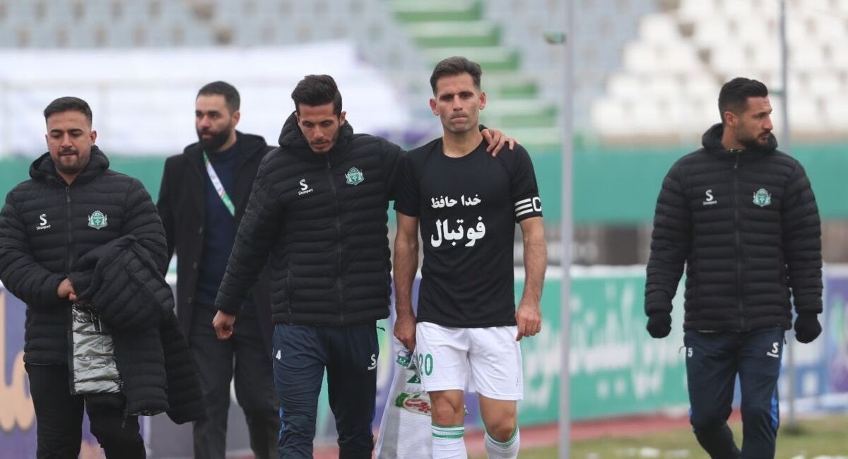 بازیکن سابق استقلال رسما زا دنیای فوتبال خداخافظی کرد بازیکن سابق استقلال رسما زا دنیای فوتبال خداخافظی کرد