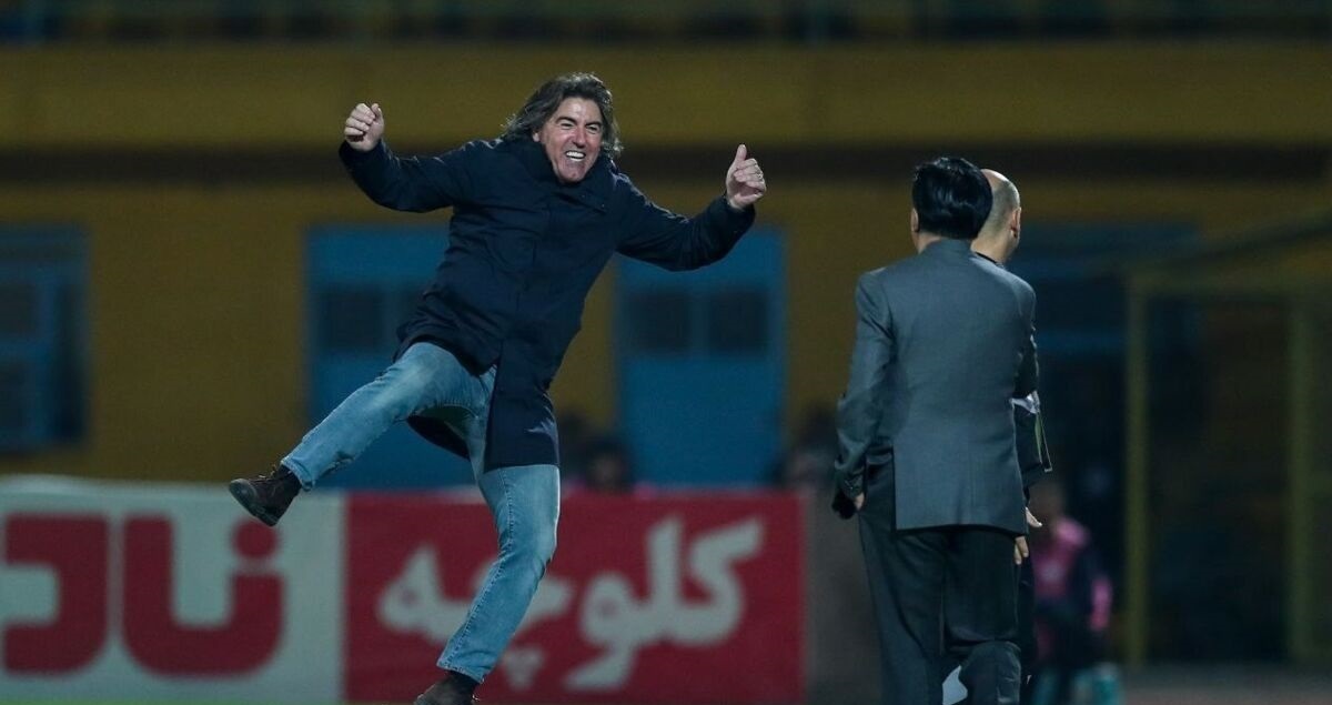 سرمربی استقلال دست بردار نیست سرمربی استقلال دست بردار نیست