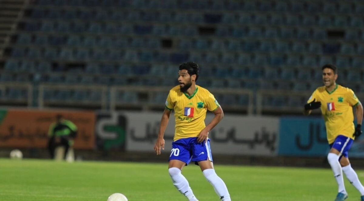 اقدام انتحاری آخرین بازیکن خط دفاعی استقلال و نجات آبی ها اقدام انتحاری آخرین بازیکن خط دفاعی استقلال و نجات آبی ها