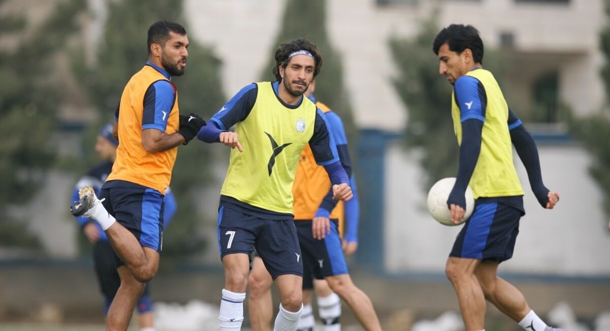 اقدام جنجالی صالح حردانی در تمرین استقلال اقدام جنجالی صالح حردانی در تمرین استقلال