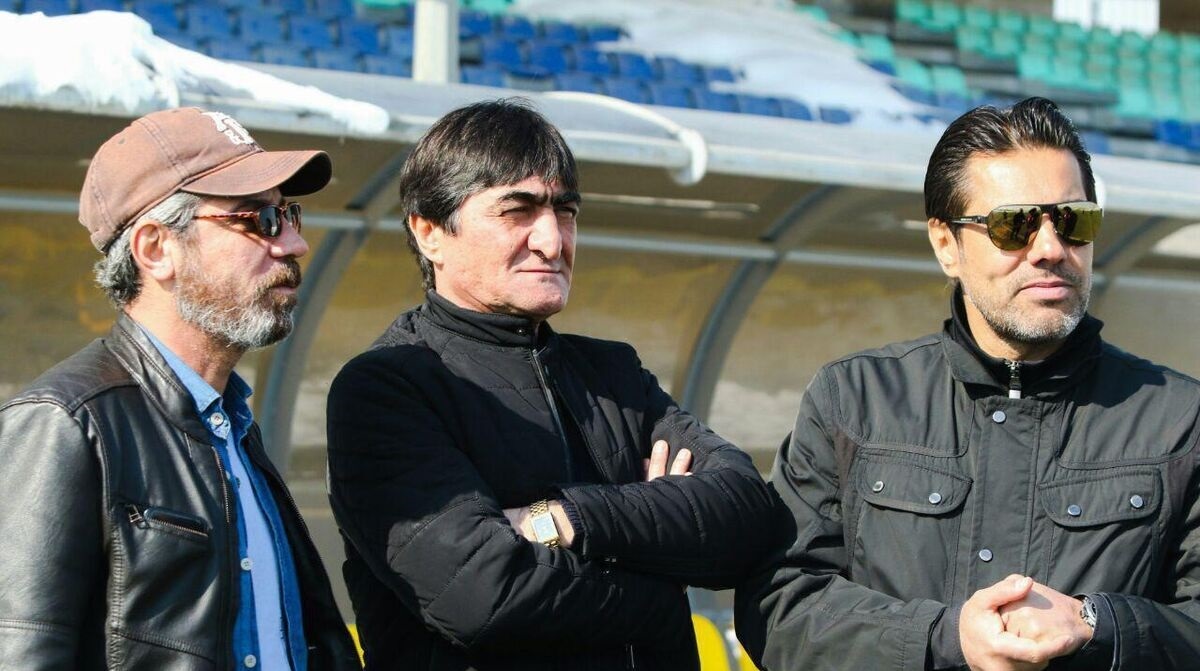 طعنه سنگین ناصر محمدخانی به قیمت بازیکنان پرسپولیس