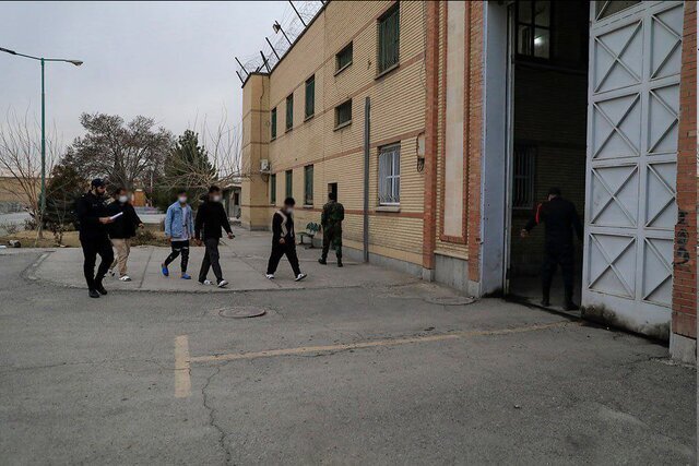 قوه قضاییه: روند آزادی زندانیان پس از دستور رهبری، آغاز شد / کار رصد پرونده محکومان و متهمان در استانهای تهران، البرز، سمنان، آذربایجان غربی، قزوین و سیستان و بلوچستان شروع شده / رئیس دادگستری تهران برای بررسی پرونده زندانیان امروز به اوین میرود قوه قضاییه: روند آزادی زندانیان پس از دستور رهبری، آغاز شد / کار رصد پرونده محکومان و متهمان در استانهای تهران، البرز، سمنان، آذربایجان غربی، قزوین و سیستان و بلوچستان شروع شده / رئیس دادگستری تهران برای بررسی پرونده زندانیان امروز به اوین میرود