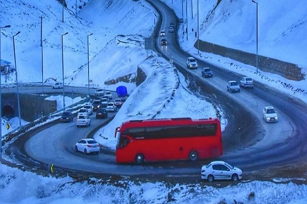 بارش برف در برخی جاد‌ه‌های چهار استان/ کندوان امروز و فردا یک‌طرفه می‌شود