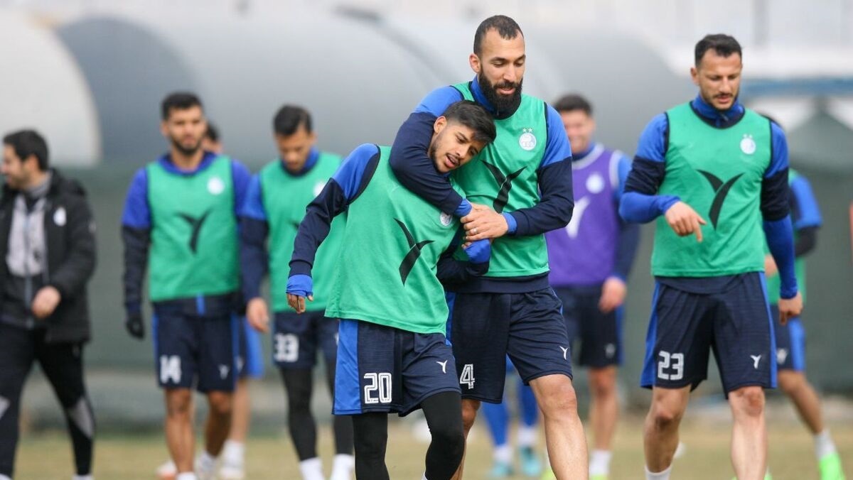 تبیه مهدی قایدی توسط کاپیتان استقلال تبیه مهدی قایدی توسط کاپیتان استقلال