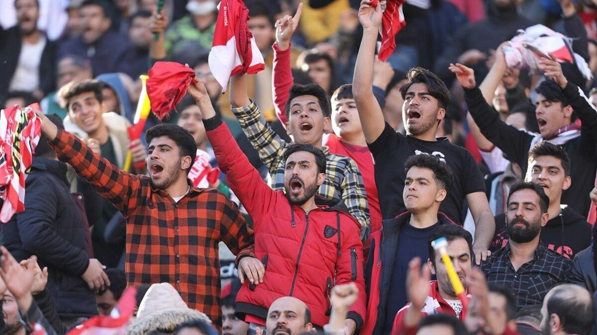 حمله پیشکسوت پرسپولیس به کمیته داوران حمله پیشکسوت پرسپولیس به کمیته داوران