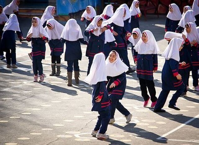 تکذیب دستگیری «همه عوامل مسمومیت دانش‌آموزان» / محسنی بندپی، نماینده مجلس: در جلسه غیرعلنی، درباره بازداشت این عوامل بحثی نشد