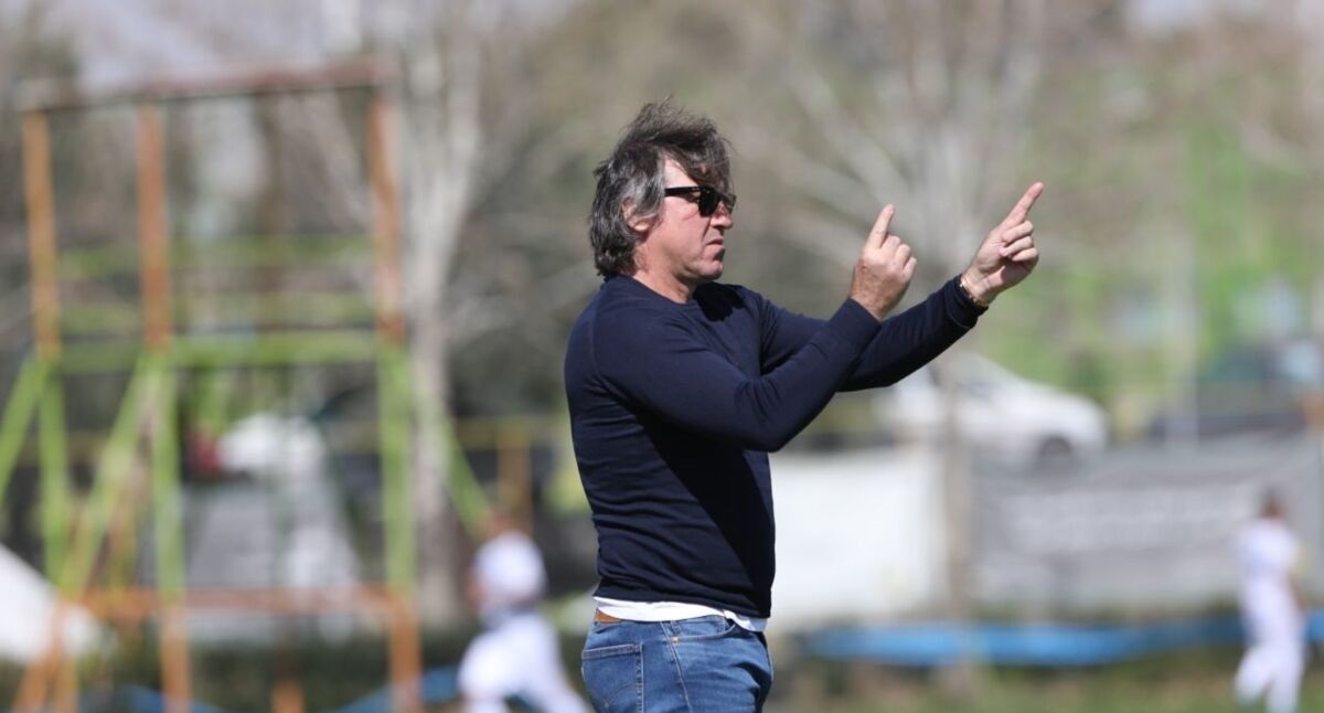 پرداخت پاداش به سرمربی استقلال برای تعطیلات پرداخت پاداش به سرمربی استقلال برای تعطیلات