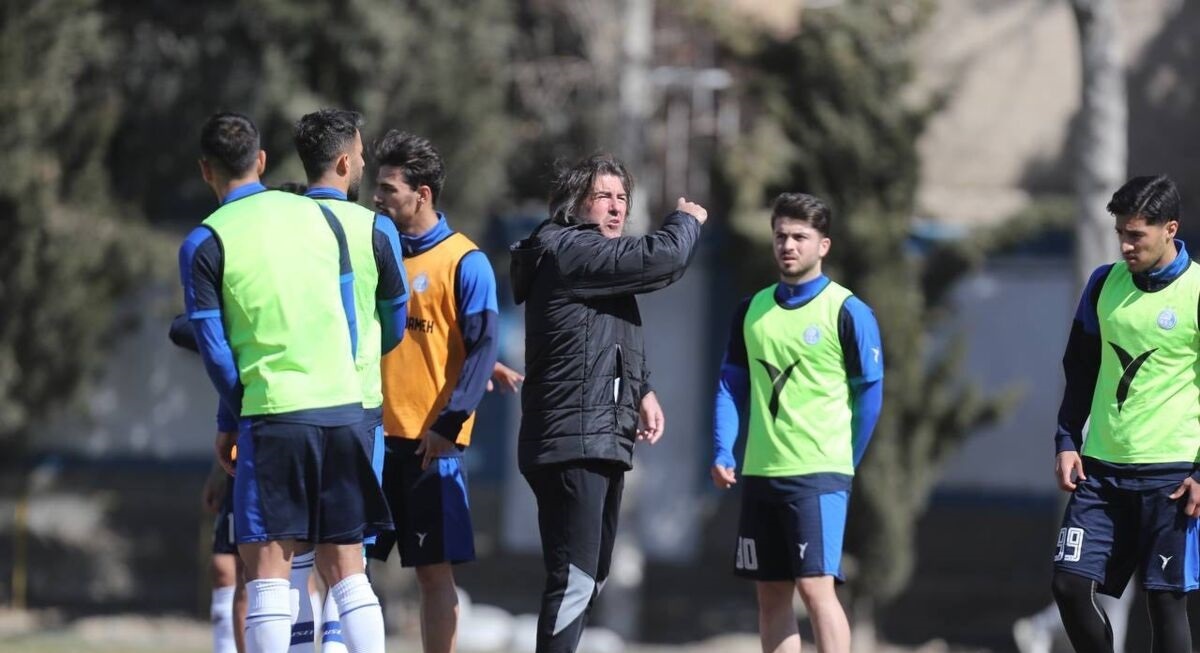 شوک احتمالی استقلالیها به ساپینتو بعد از بازی با نساجی شوک احتمالی استقلالیها به ساپینتو بعد از بازی با نساجی