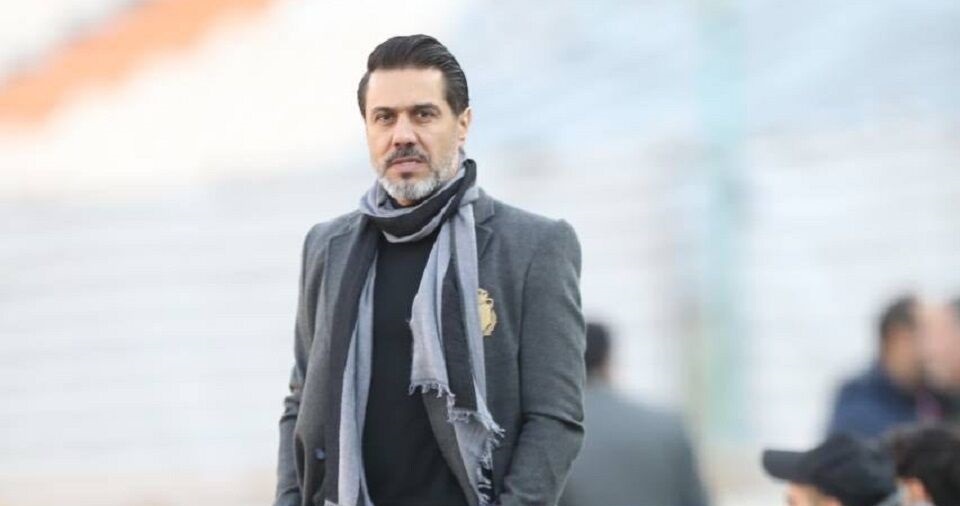 مدیر پرسپولیس به سیم آخر زد:این بازی را تمام کنید وگرنه با لحن دیگری صحبت میکنم! مدیر پرسپولیس به سیم آخر زد:این بازی را تمام کنید وگرنه با لحن دیگری صحبت میکنم!