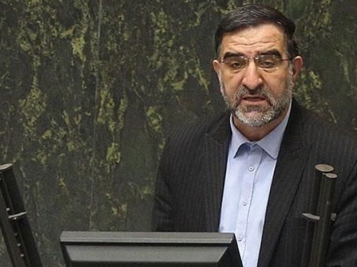 نماینده قم: اگر مسمومیت دانش‌آموزان دختر عمدی باشد، مسئولان امنیتی و انتظامی باید با عاملان آن برخورد کنند / از تحصیل دختران حمایت و استقبال می‌کنیم / مردم و حوزه انقلابی قم با هرگونه تحجر مخالفند