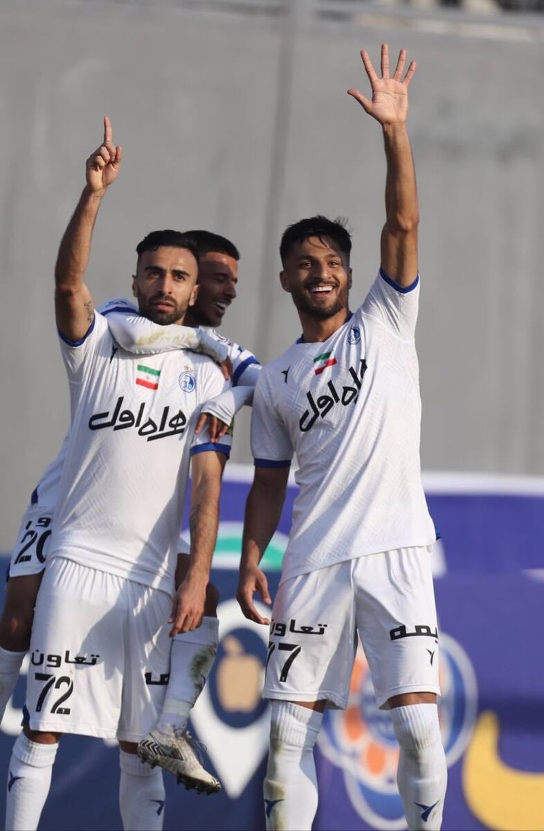 حرکت عجیب بازیکنان استقلال در دیدار با نساجی حرکت عجیب بازیکنان استقلال در دیدار با نساجی