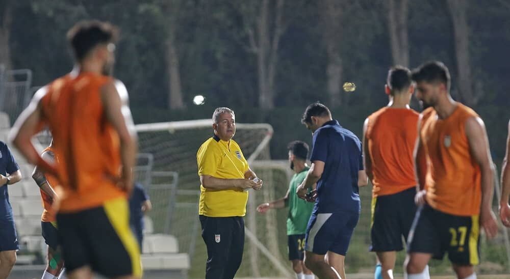 کریم باقری پرسپولیس را انتخاب می کند یا تیم ملی ؟ کریم باقری پرسپولیس را انتخاب می کند یا تیم ملی ؟