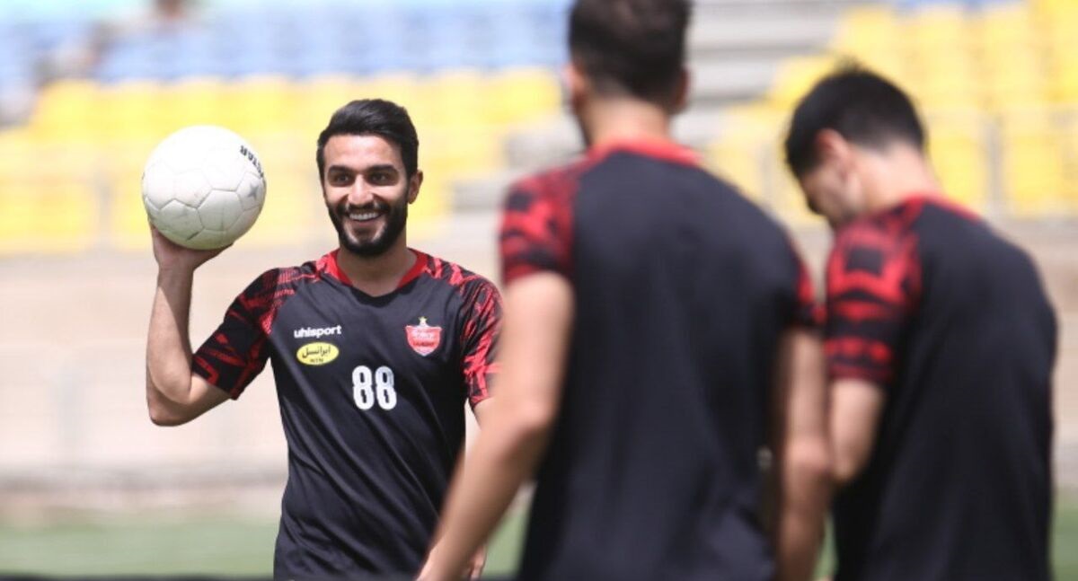 اتفاق عجیب برای ستاره پرسپولیس ؛ هافبک سرخها جدا میشود؟ اتفاق عجیب برای ستاره پرسپولیس ؛ هافبک سرخها جدا میشود؟