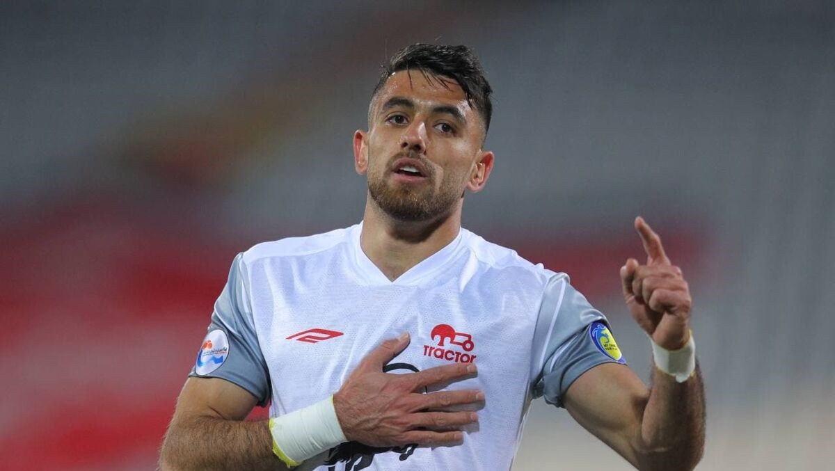 مهاجم مد نظر پرسپولیس در چنگ سپاهانی ها مهاجم مد نظر پرسپولیس در چنگ سپاهانی ها