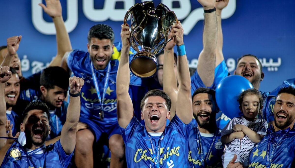 خروج پرسپولیس از لیست برترینها ؛ استقلال وارد می شود خروج پرسپولیس از لیست برترینها ؛ استقلال وارد می شود