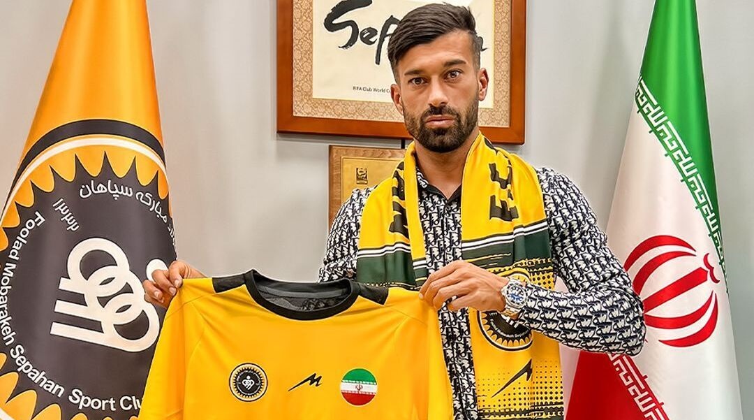 حمله شدید هواداران پرسپولیس به ستاره محبوب شان حمله شدید هواداران پرسپولیس به ستاره محبوب شان