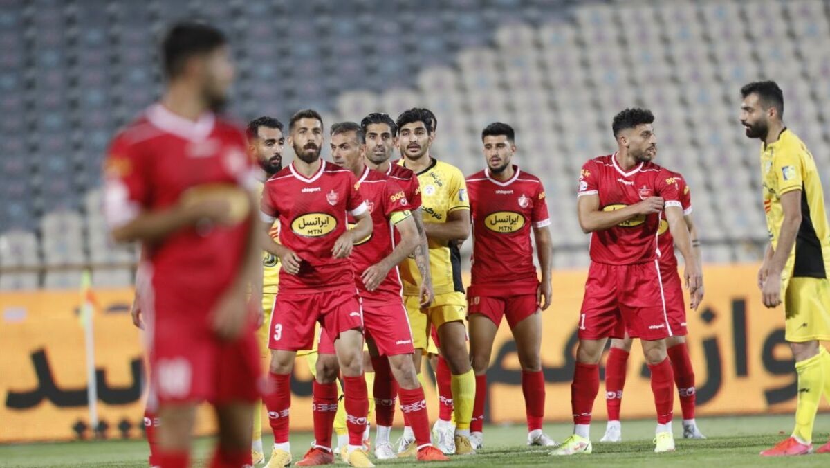 پرسپولیس یکه‌تاز است