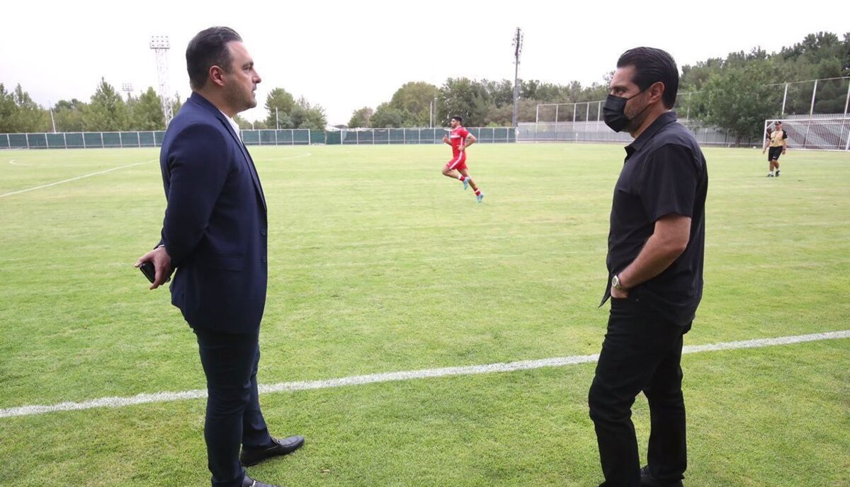 مسئول نقل و انتقالات پرسپولیس : وقتی مهاجمی به ایران نمیآید من چه کار کنم؟ مسئول نقل و انتقالات پرسپولیس : وقتی مهاجمی به ایران نمیآید من چه کار کنم؟