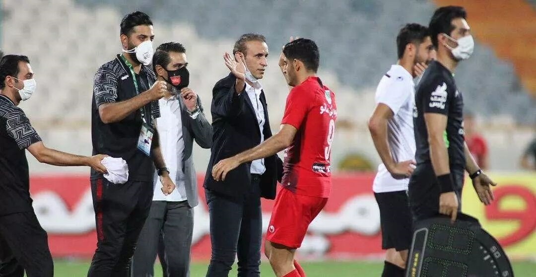 در رختکن پرسپولیس چه گذشت؟ در رختکن پرسپولیس چه گذشت؟