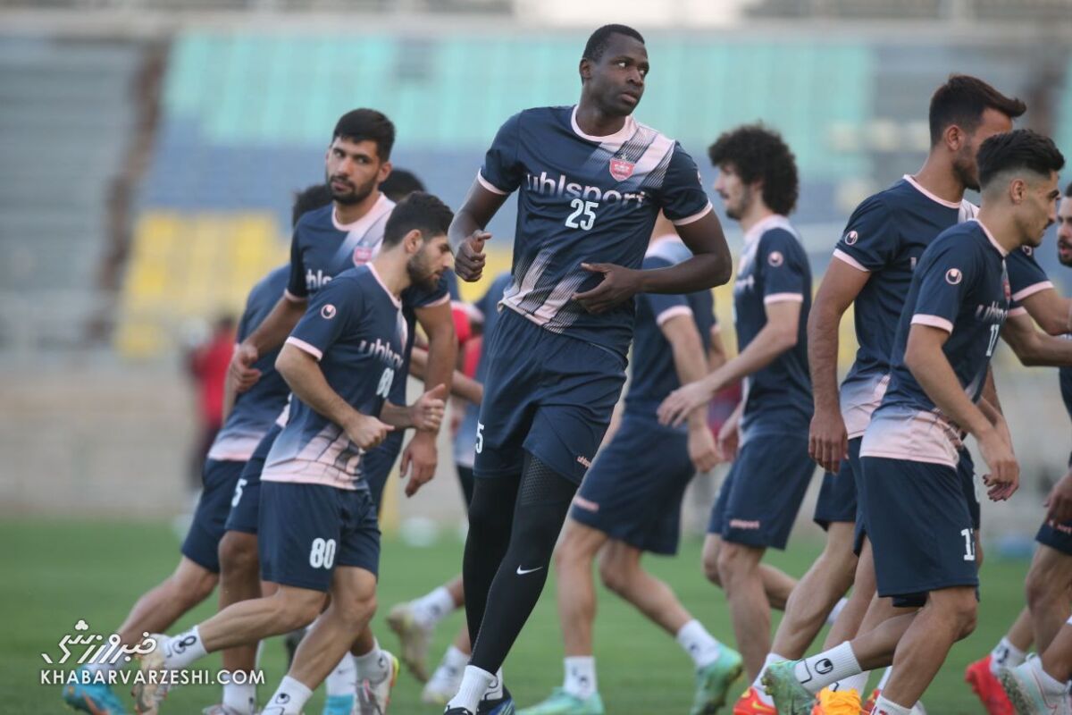 سورپرایز پرسپولیسیها و یحیی لو رفت سورپرایز پرسپولیسیها و یحیی لو رفت