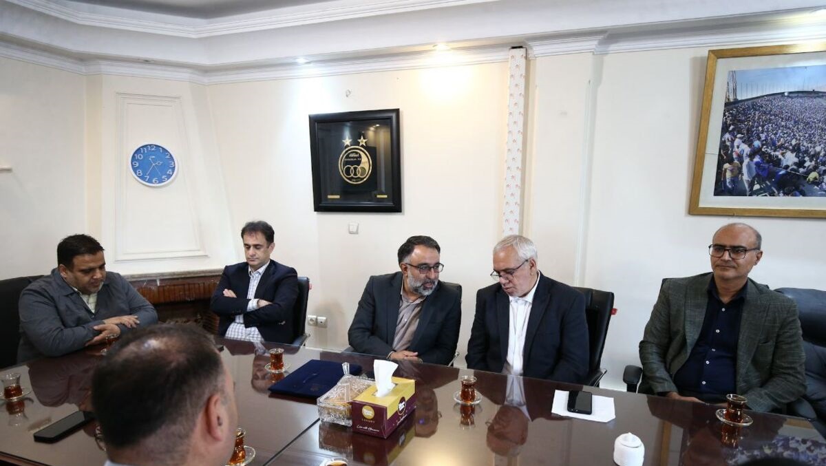 واکنش فتحاللهزاده به اختلاس آجورلو در استقلال واکنش فتحاللهزاده به اختلاس آجورلو در استقلال