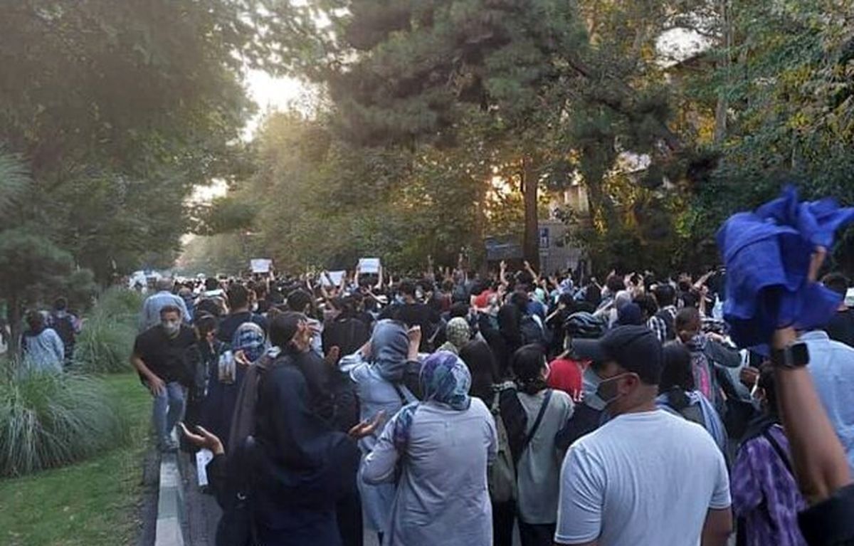 دستیار وزیر اطلاعات: سرویس‌های جاسوسی و منافقین مستقیما اغتشاشگران را سازماندهی می‌کردند / با پرداخت هزینه های سنگین، اراذل و اوباش را به صحنه آوردند