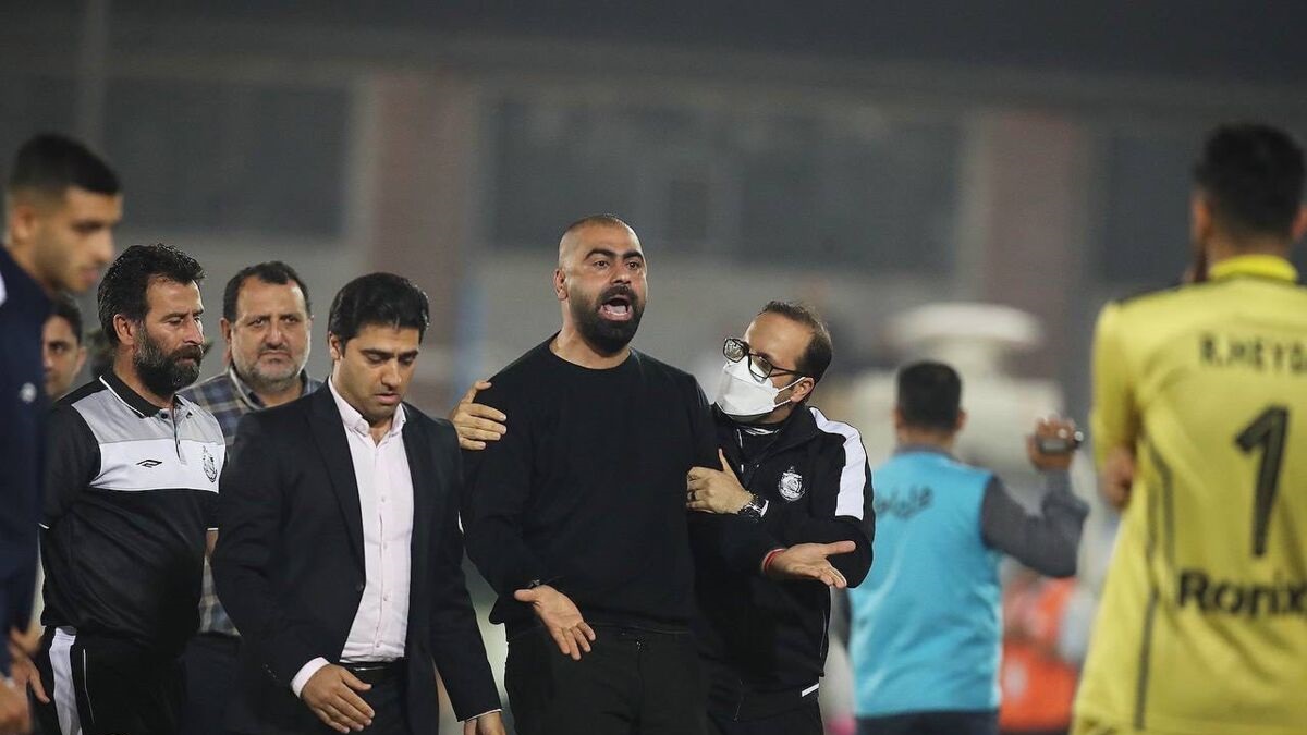 اتهام تند داور بازی پرسپولیس به یک پرسپولیسی اتهام تند داور بازی پرسپولیس به یک پرسپولیسی