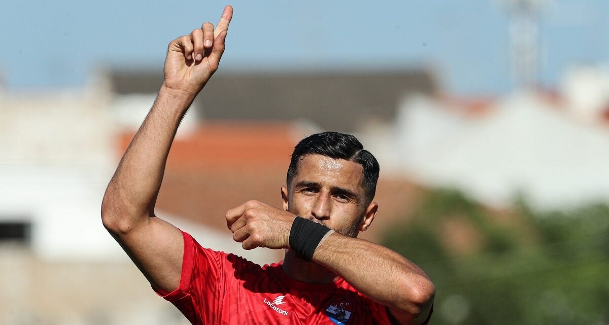 پرسپولیس به دنبال توافق نهایی با لژیونر جذاب پرسپولیس به دنبال توافق نهایی با لژیونر جذاب