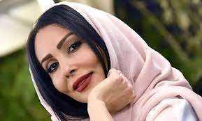 خواستگاری بازیگر معروف از پرستو صالحی در برنامه زنده/عکس