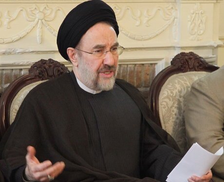 سید محمد خاتمی: شعار «زن، زندگی، آزادی» به عنوان پیامی زیبای است که حرکت به سوی آینده بهتر را نشان می‌دهد