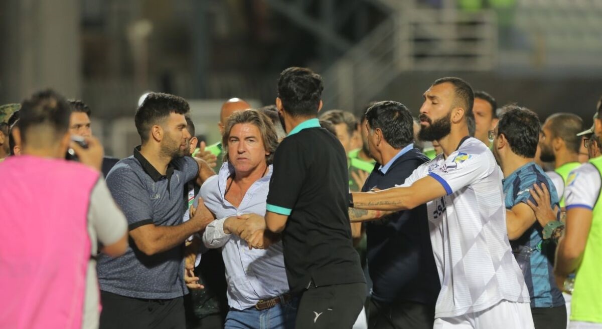 حمله پیشکسوت پرسپولیس به استقلالی ها حمله پیشکسوت پرسپولیس به استقلالی ها