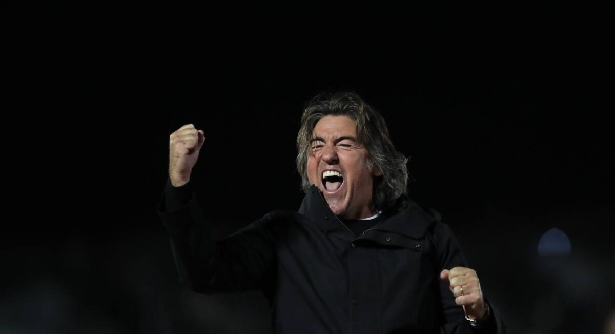 اقدام جنجالی ساپینتو برای نشان دادن ناراحتی اش از فتحاللهزاده اقدام جنجالی ساپینتو برای نشان دادن ناراحتی اش از فتحاللهزاده