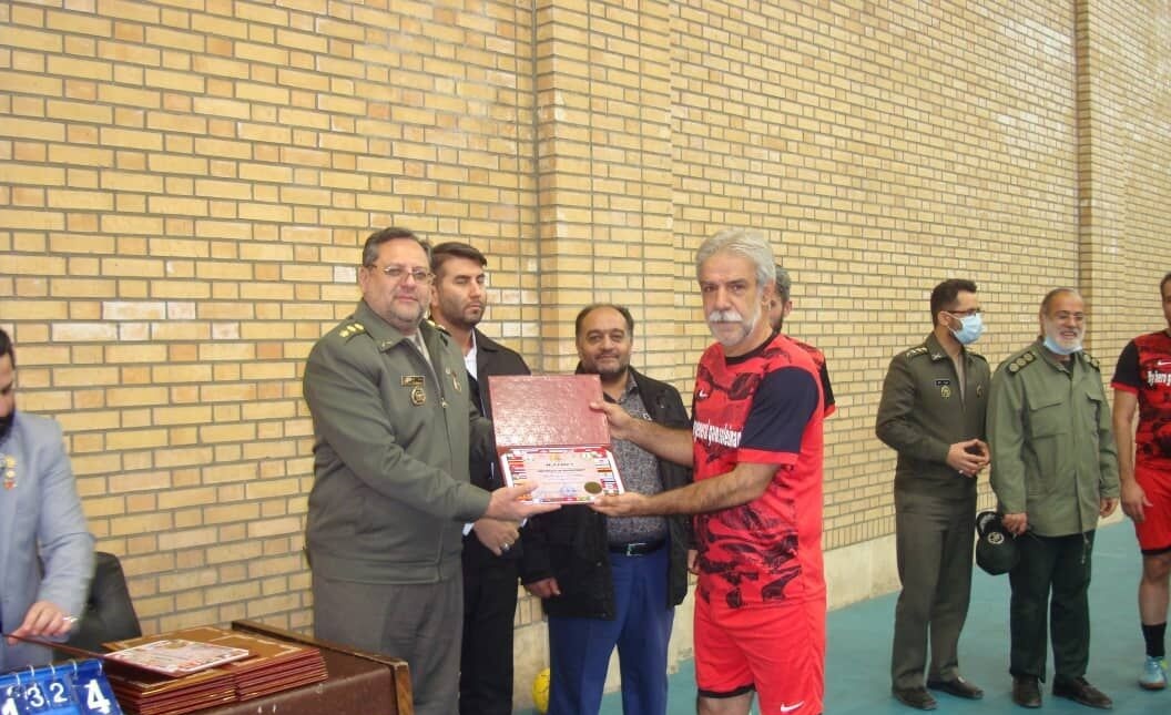 طعنه سنگین مرتضی فنونی زاده به استقلالی ها طعنه سنگین مرتضی فنونی زاده به استقلالی ها